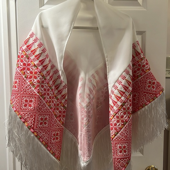 White embroidery Palestinian shawl with white fringe - Picture 3 of 7